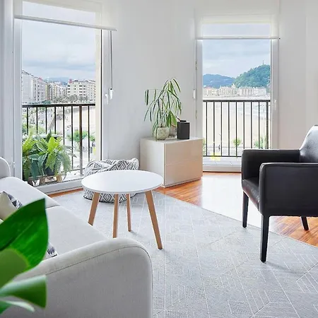 Sea Views From 4 Balconies Walk Score 90