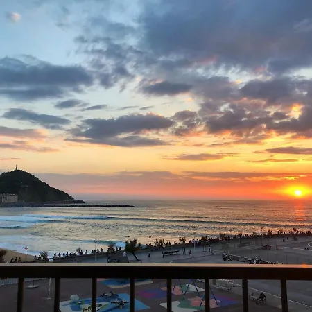 Sea Views From 4 Balconies Walk Score 90 Apartamento
