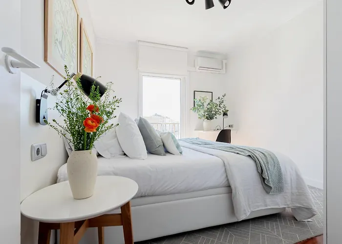 Apartman Sea Views From 4 Balconies Walk Score 90